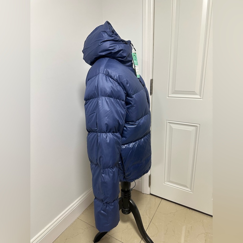 Navy Blue Quilted Puffer Jacket with Hood and Zipper Closure - Picture 10 of 11